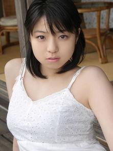 中村静香视频,魅力四溢的日本女神，视频中的惊艳瞬间