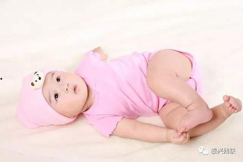 宝宝翻身训练视频