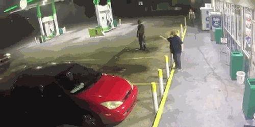 加油站撞人视频,惨烈撞人事故现场直击