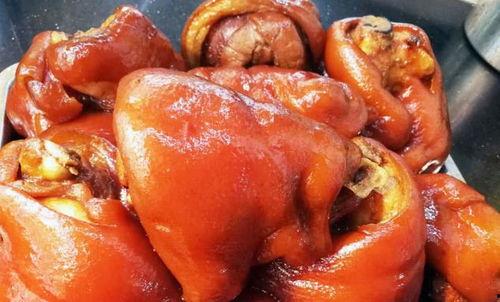 猪蹄的做法视频,猪蹄炖煮教程，轻松学会烹饪技巧